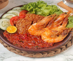 Resep Udang Goreng Penyet Sambal Terasi, Pedasnya Bikin Lupa Diri!